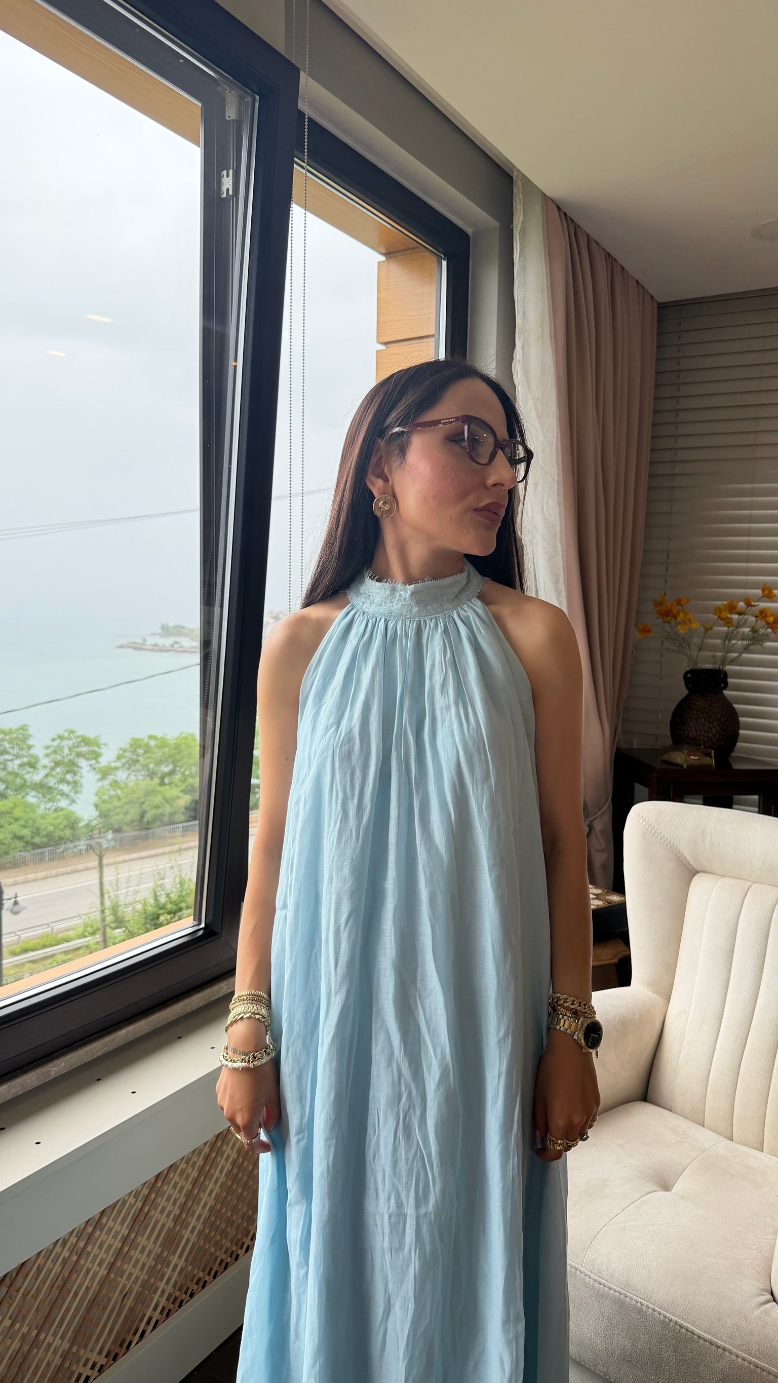 Luna Yakası Büzgülü Maxi Elbise – Mavi & Pembe