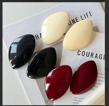 Parlak Oval Form Renkli Küpe