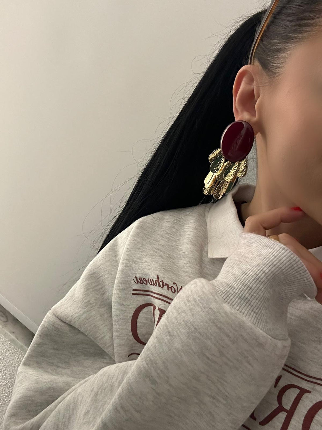 Işıltısıyla Kombini Yükselten Statement Küpe ✨