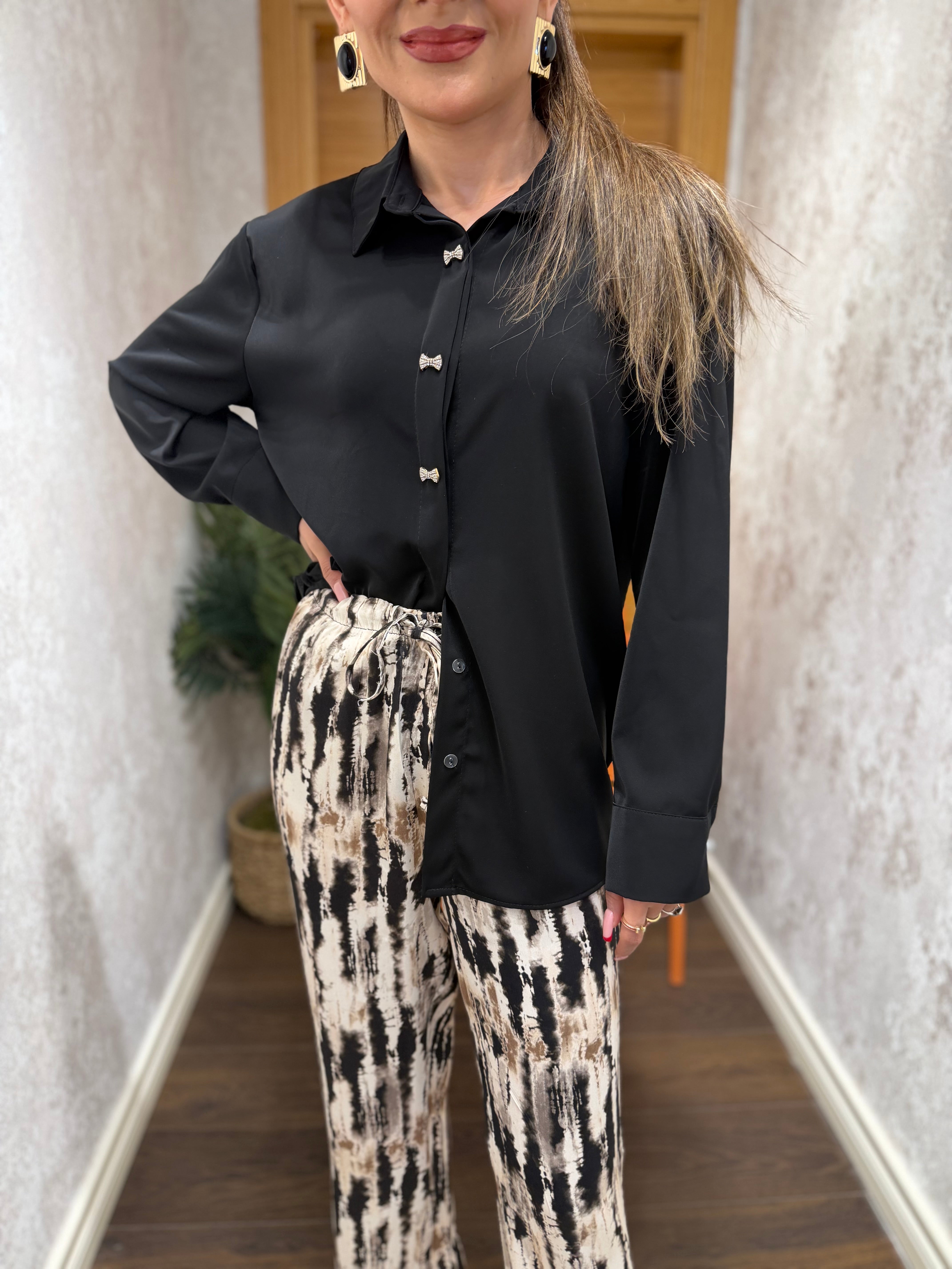 Fiyonk Düğme Detaylı Saten Gömlek