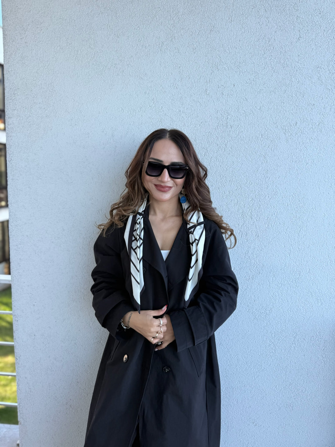 Klasik Kesim Siyah Trençkot