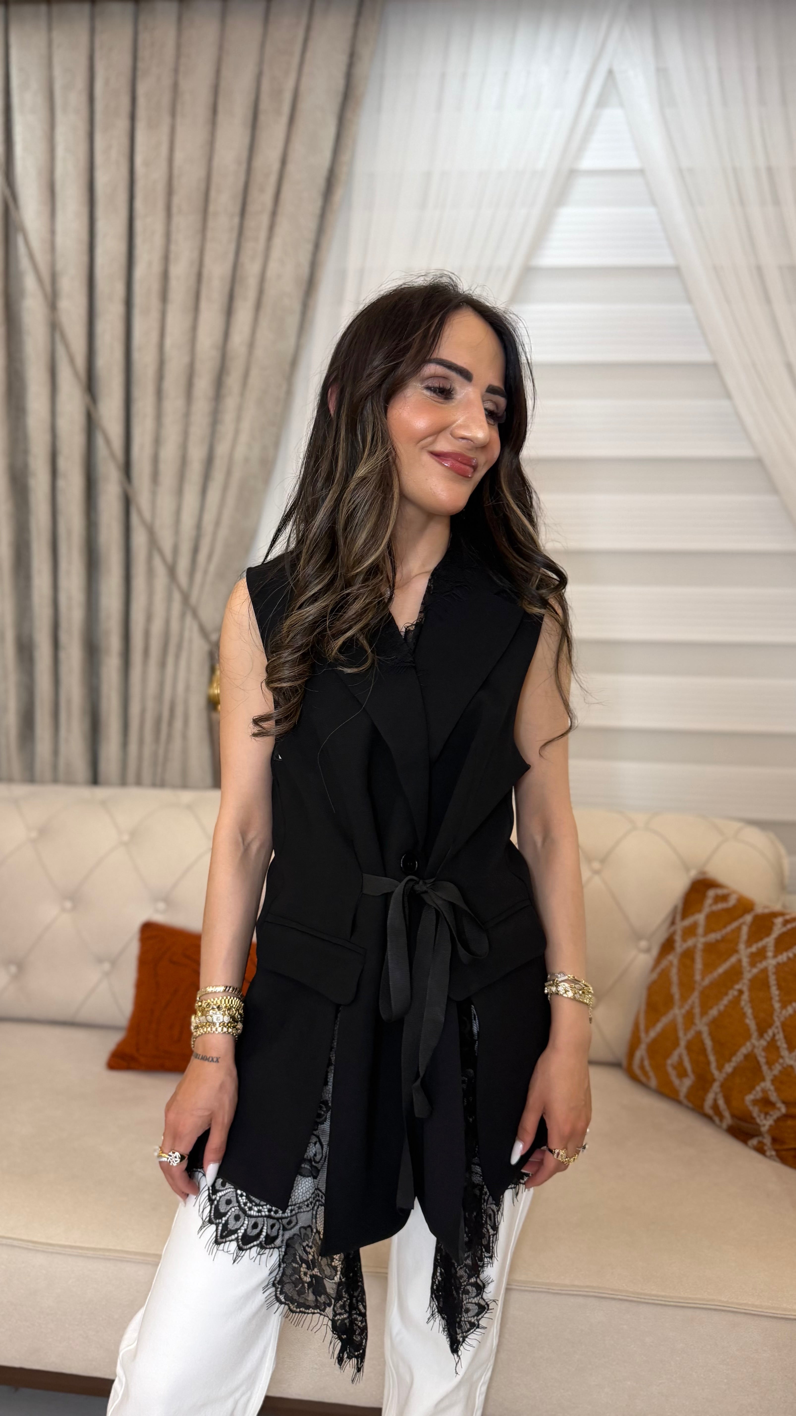 Dantel Detaylı Şık Yelek