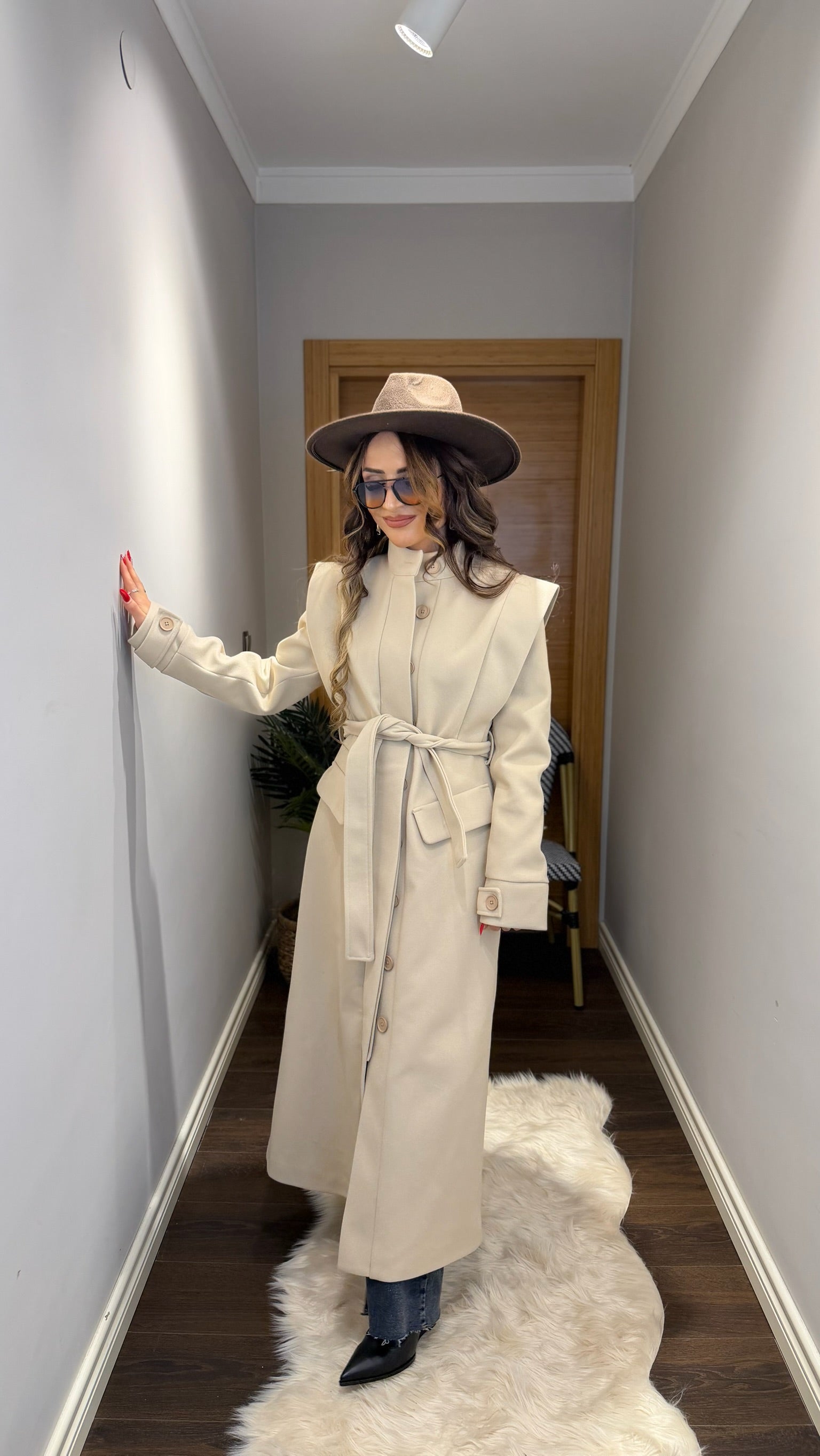 Kuşaklı Uzun Kaban Krem