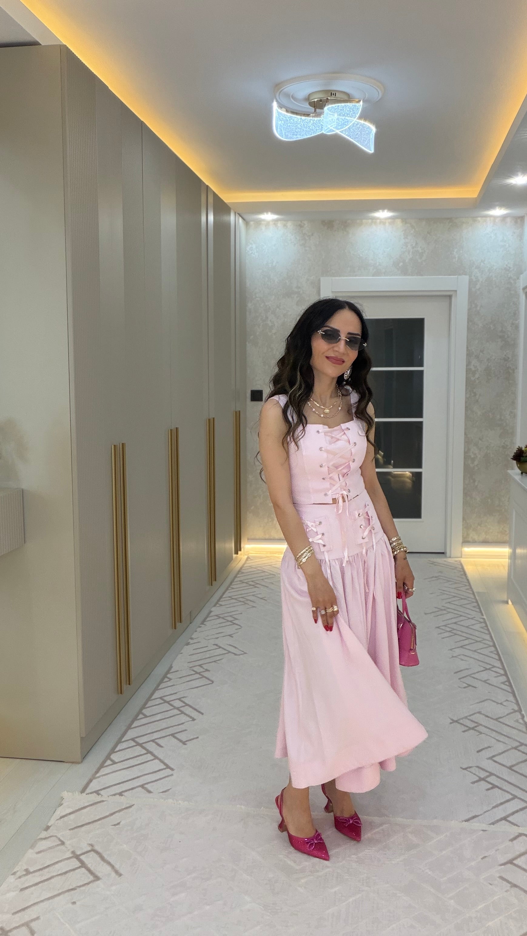 ✨ Bağcık Detaylı Takım