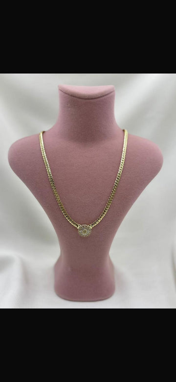 Taşlı Yuvarlak Detaylı Altın Renk Zincir Kolye