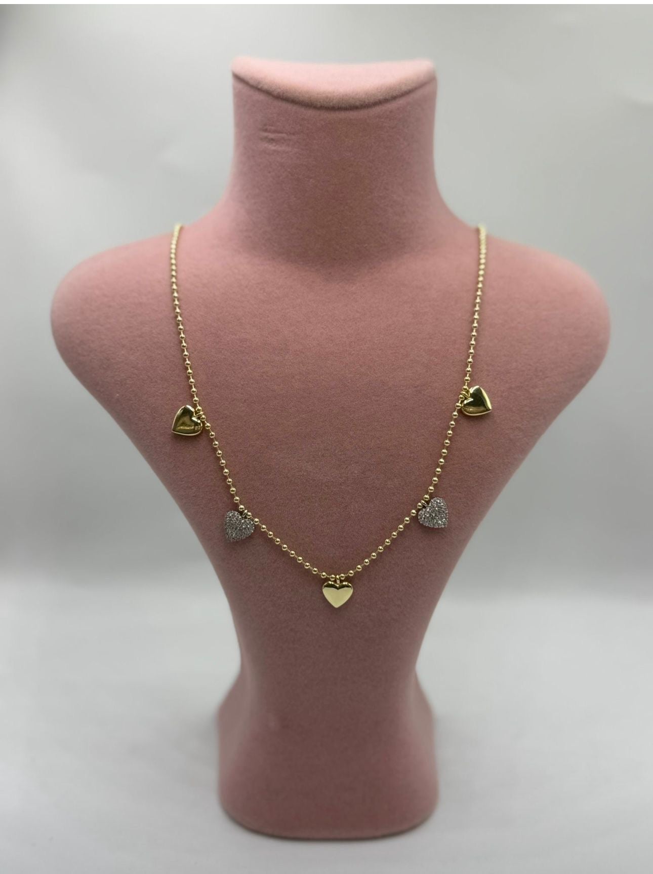 Kalp Figürlü Altın Renk Zarif Kolye