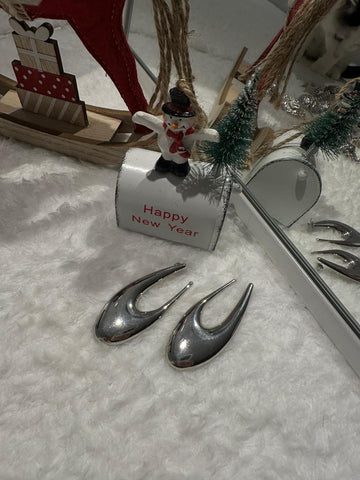 Modern Damla Form Gümüş Renk Küpe