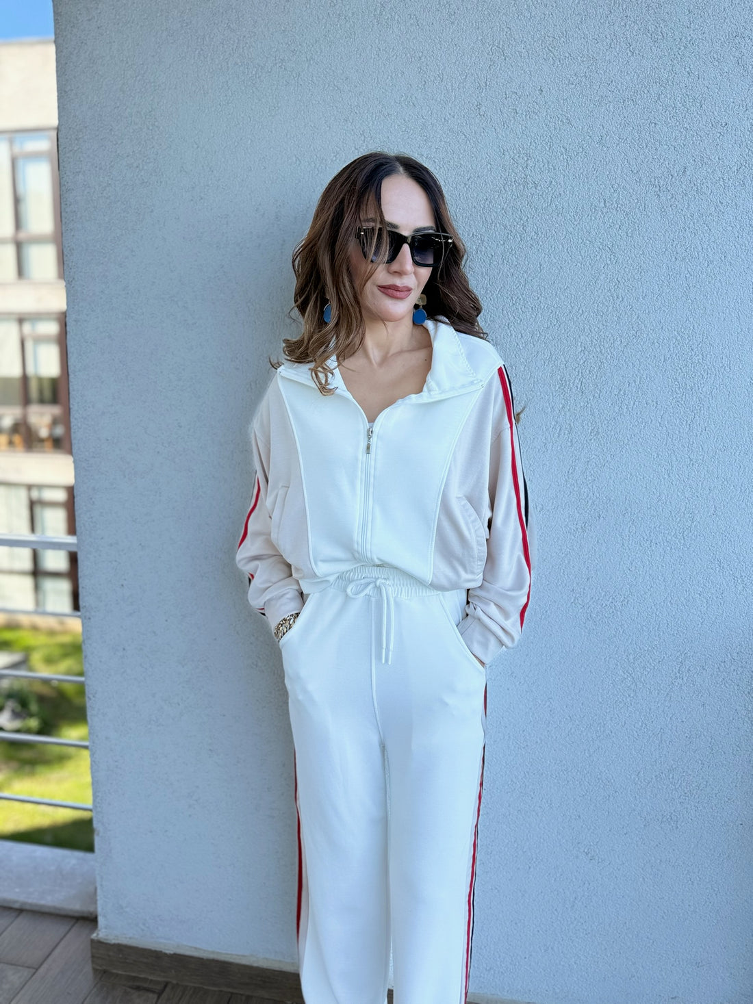 Şerit Detaylı Fermuarlı Ekru Eşofman Takımı