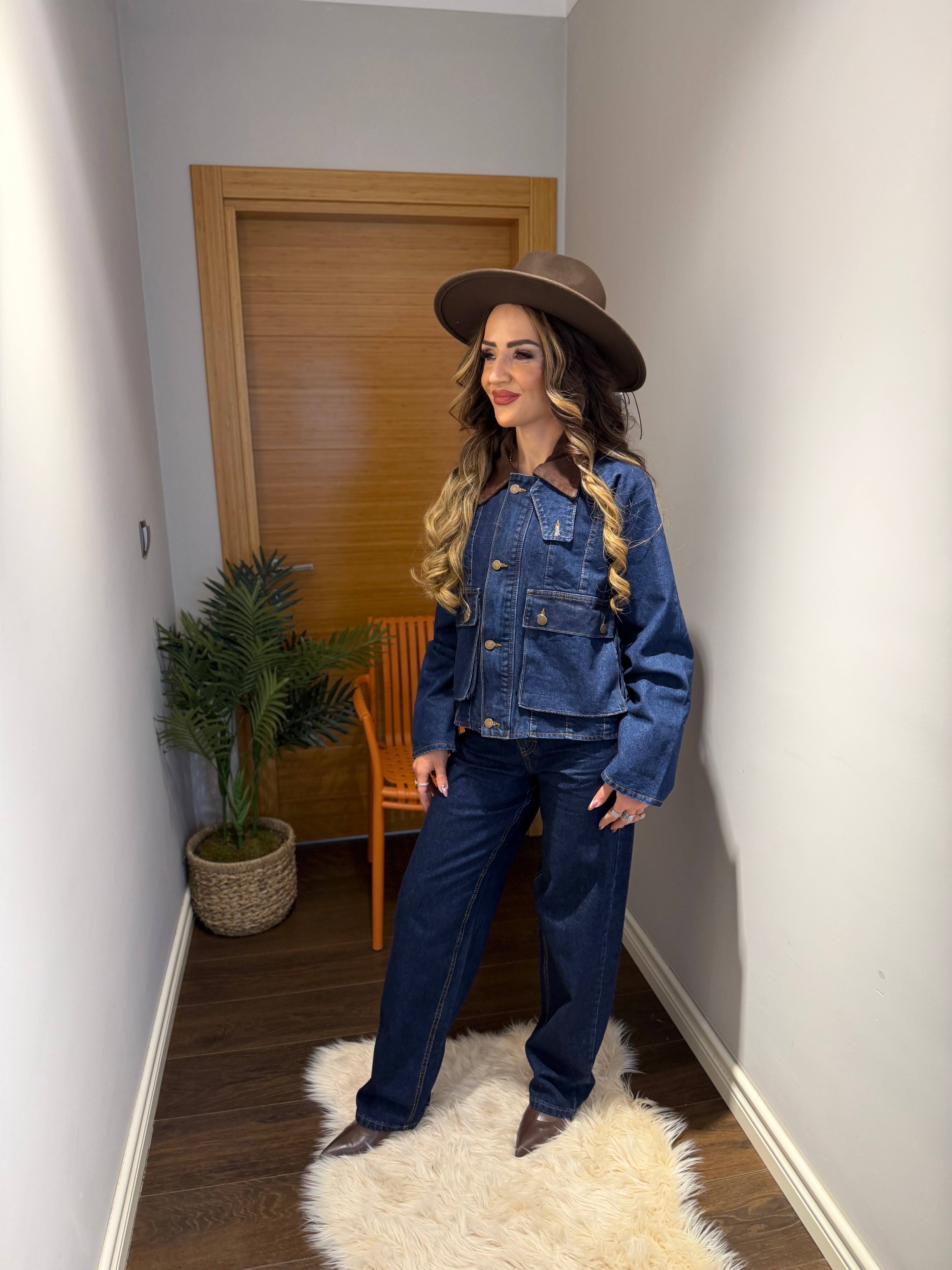 Kahve Yaka Detaylı Denim Takım