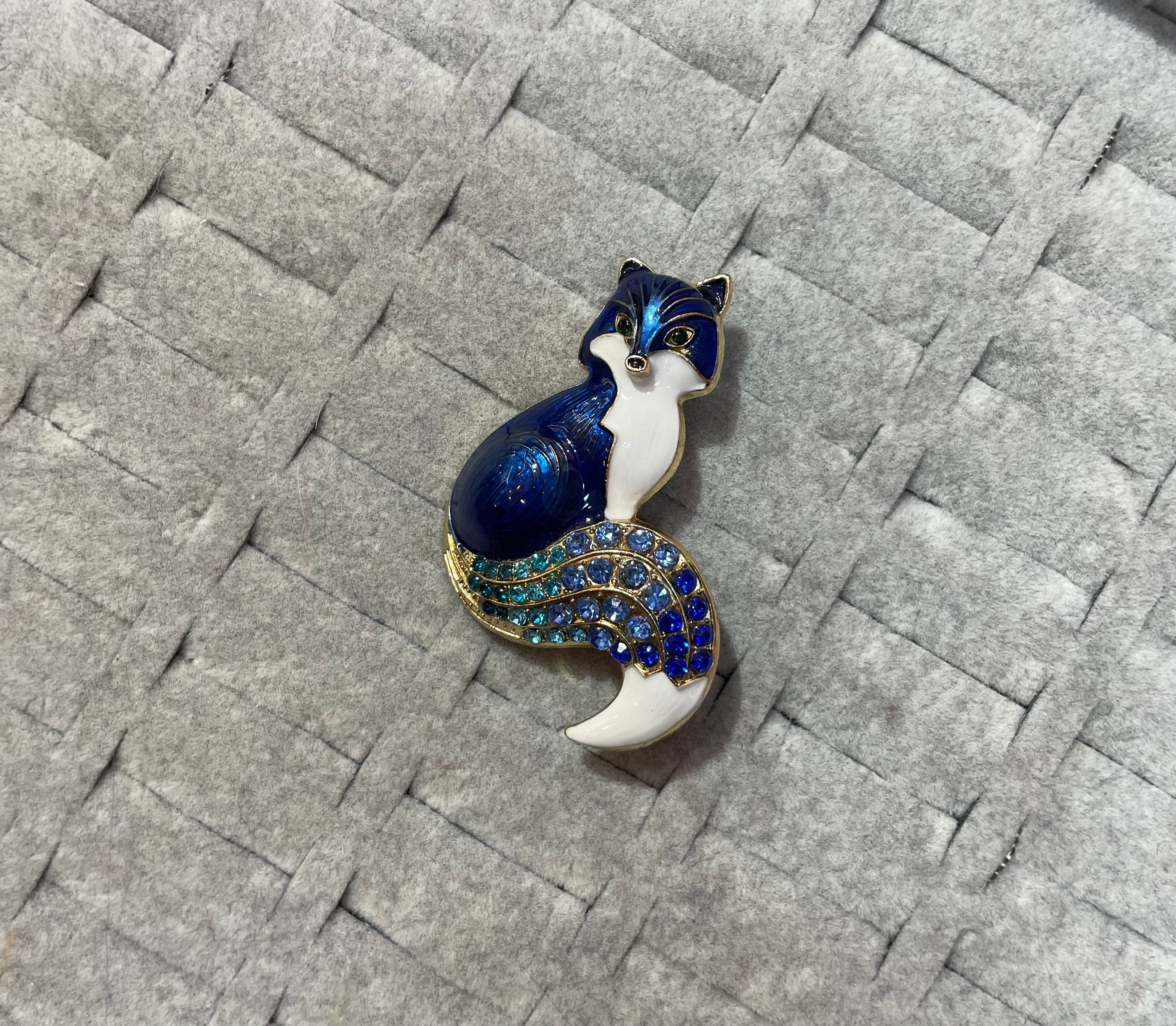 Figürlü Hayvan Tasarımlı Şık Broş