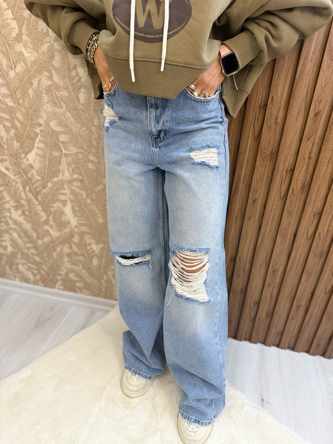 Açık Mavi Yırtık Detaylı Yüksek Bel Jean Pantolon