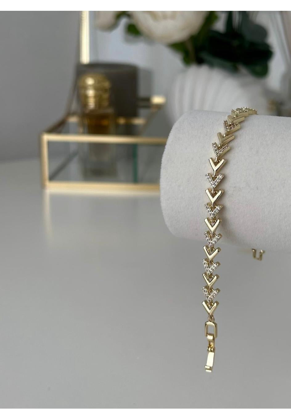 Minimal Oval Taş Detaylı Ayarlanabilir Gold Bileklik