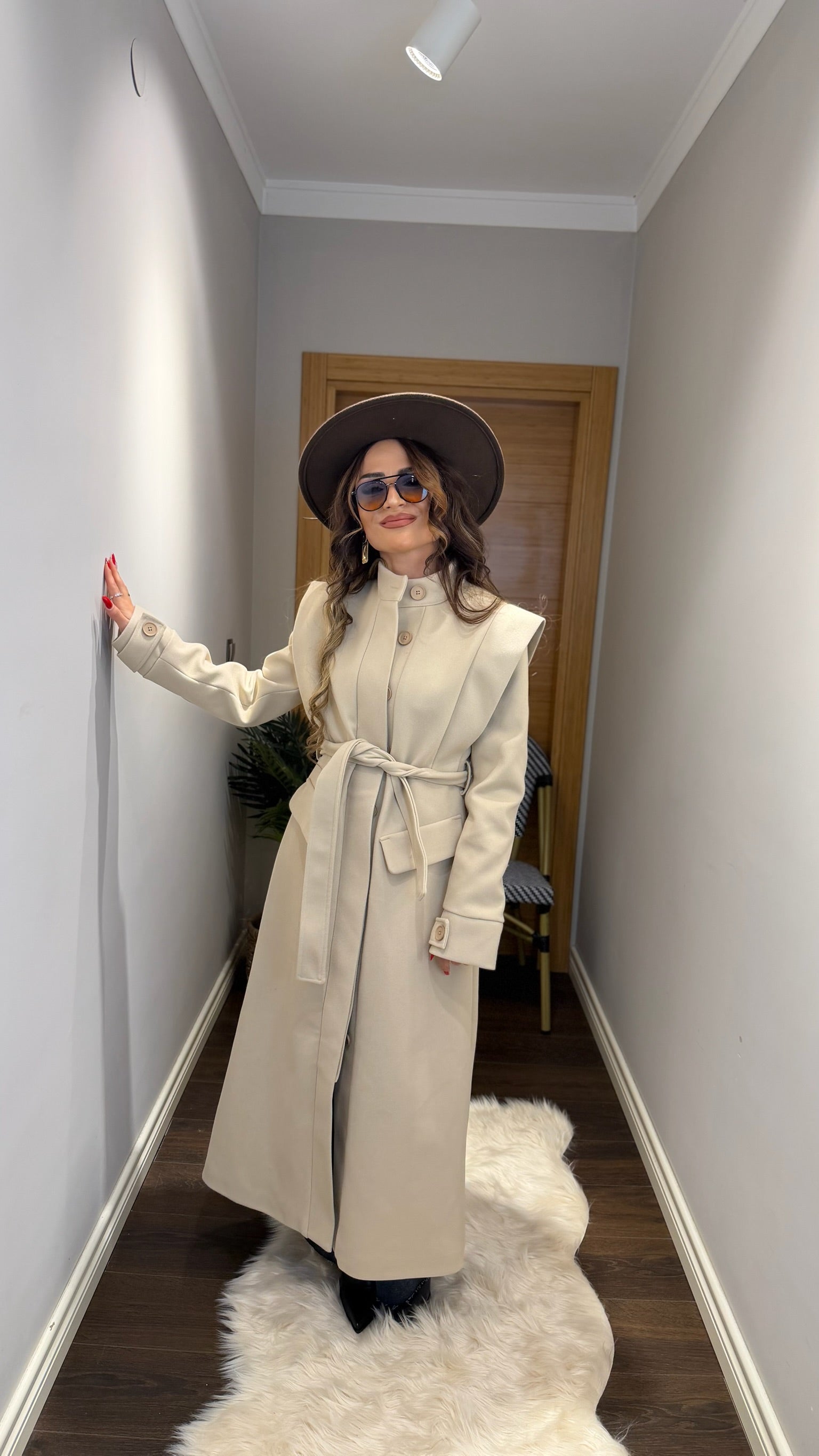 Kuşaklı Uzun Kaban Krem