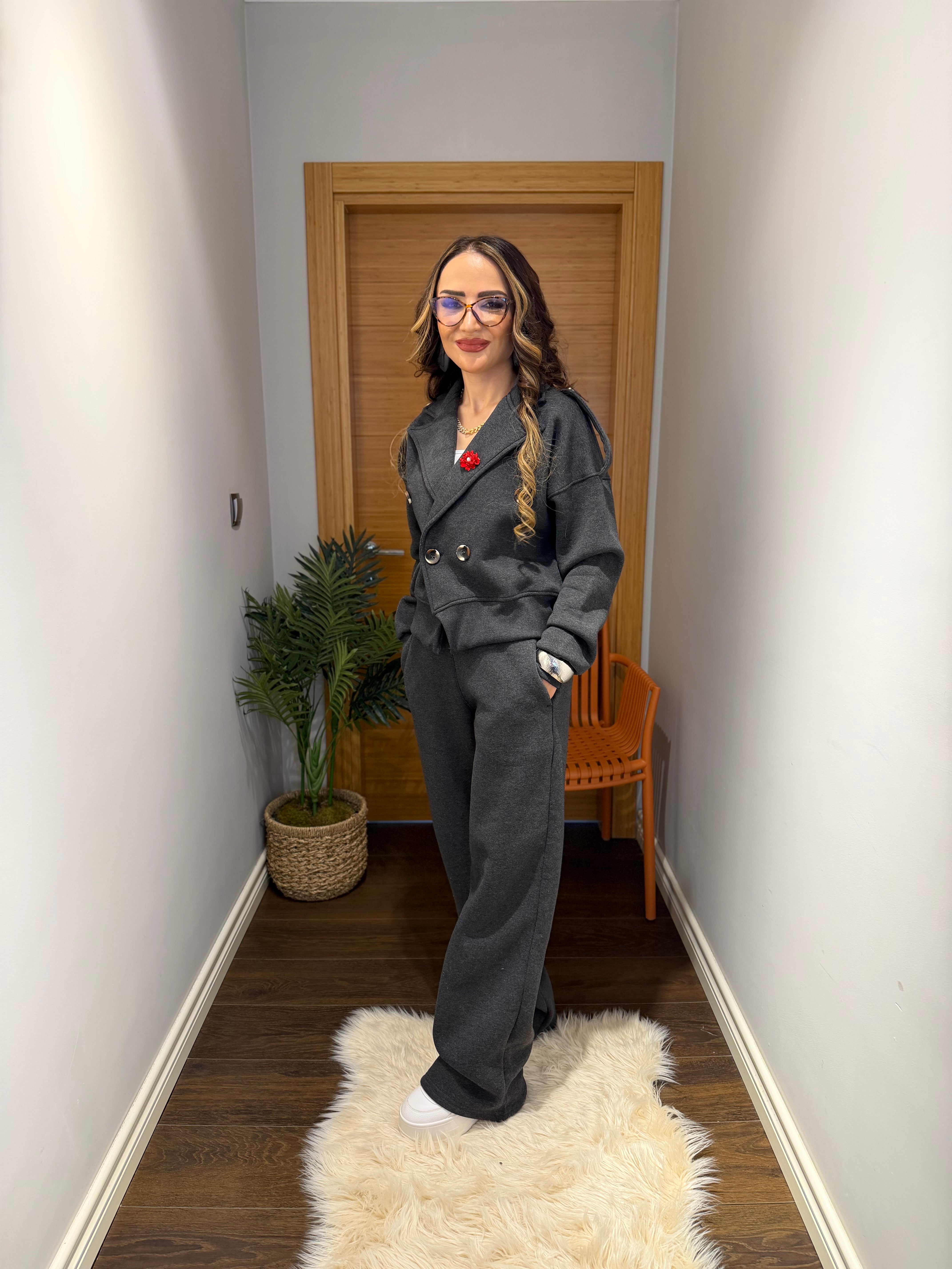 🧥 Düğme Detaylı Spor-Şık Takım (2 Renk)