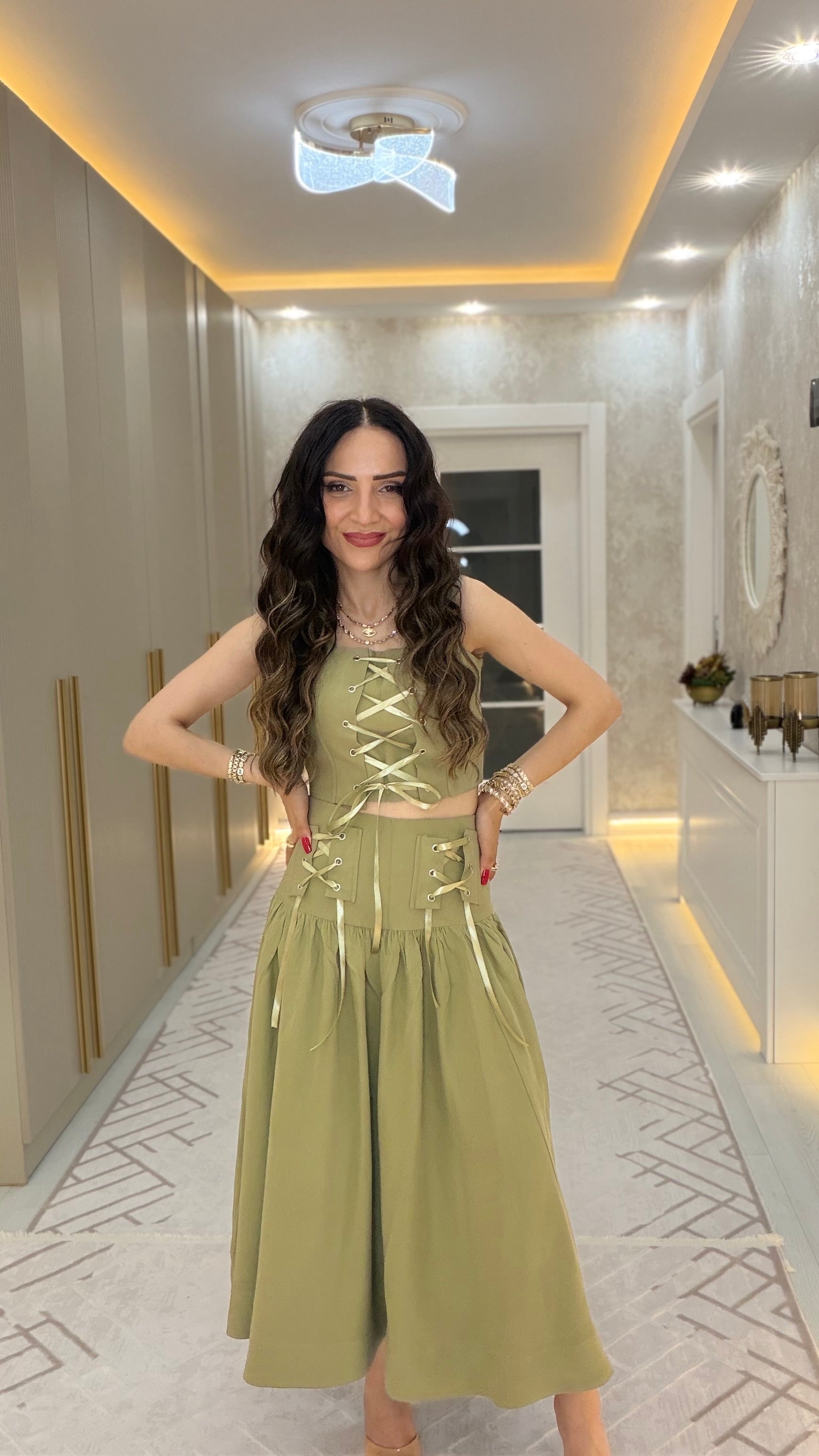 ✨ Bağcık Detaylı Takım