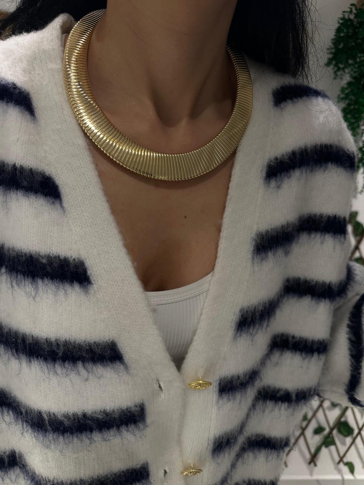 Yassı Dokulu Altın Renk Halka Kolye