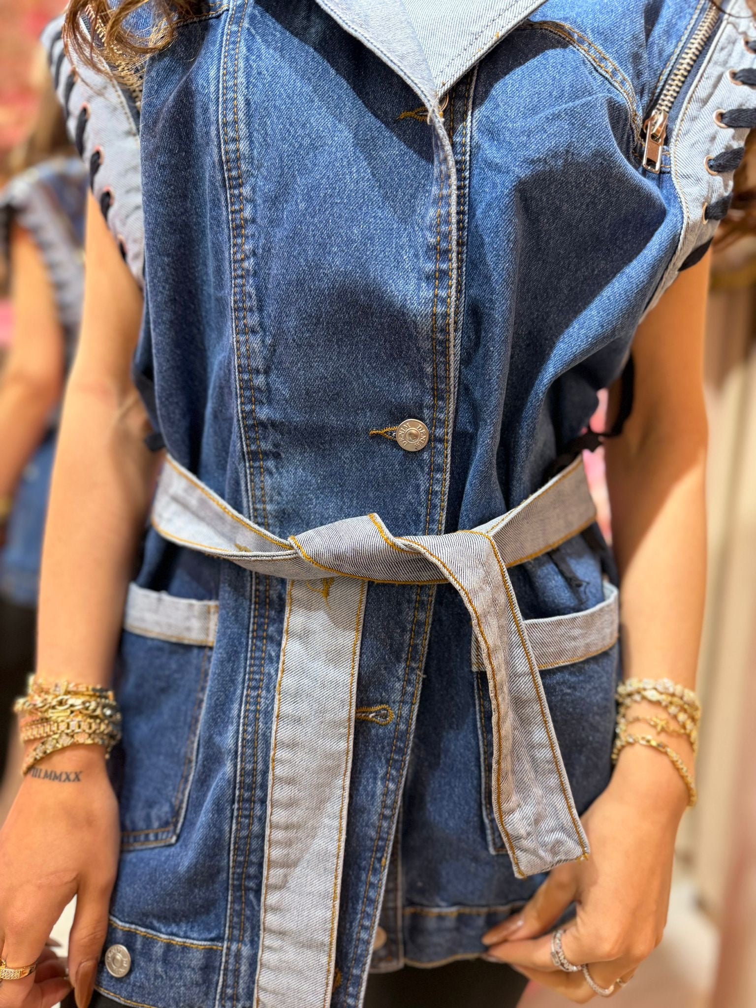 Kuşak Detaylı Denim Yelek