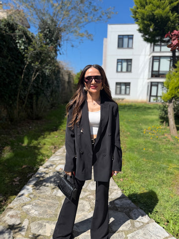 Aksesuar Detaylı Siyah Blazer Ceket