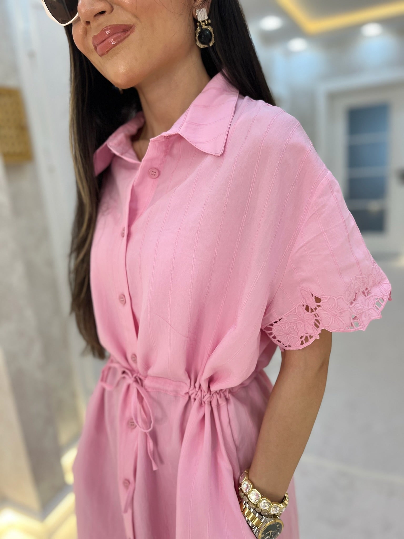 Pembe Dantel Detaylı Elbise