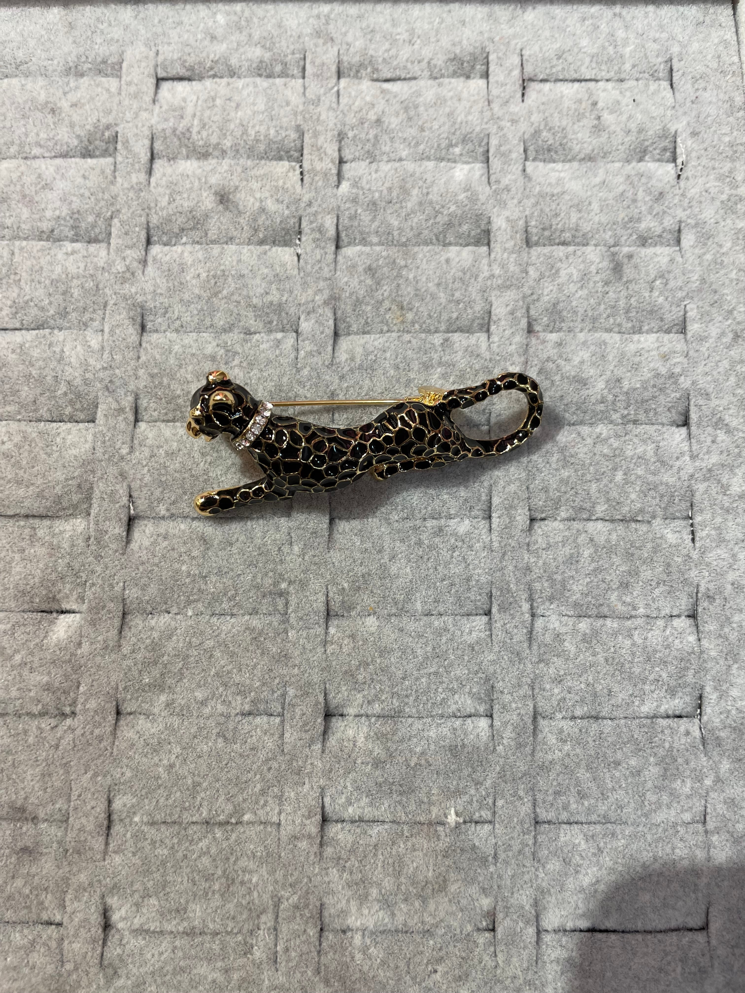 Figürlü Hayvan Tasarımlı Şık Broş