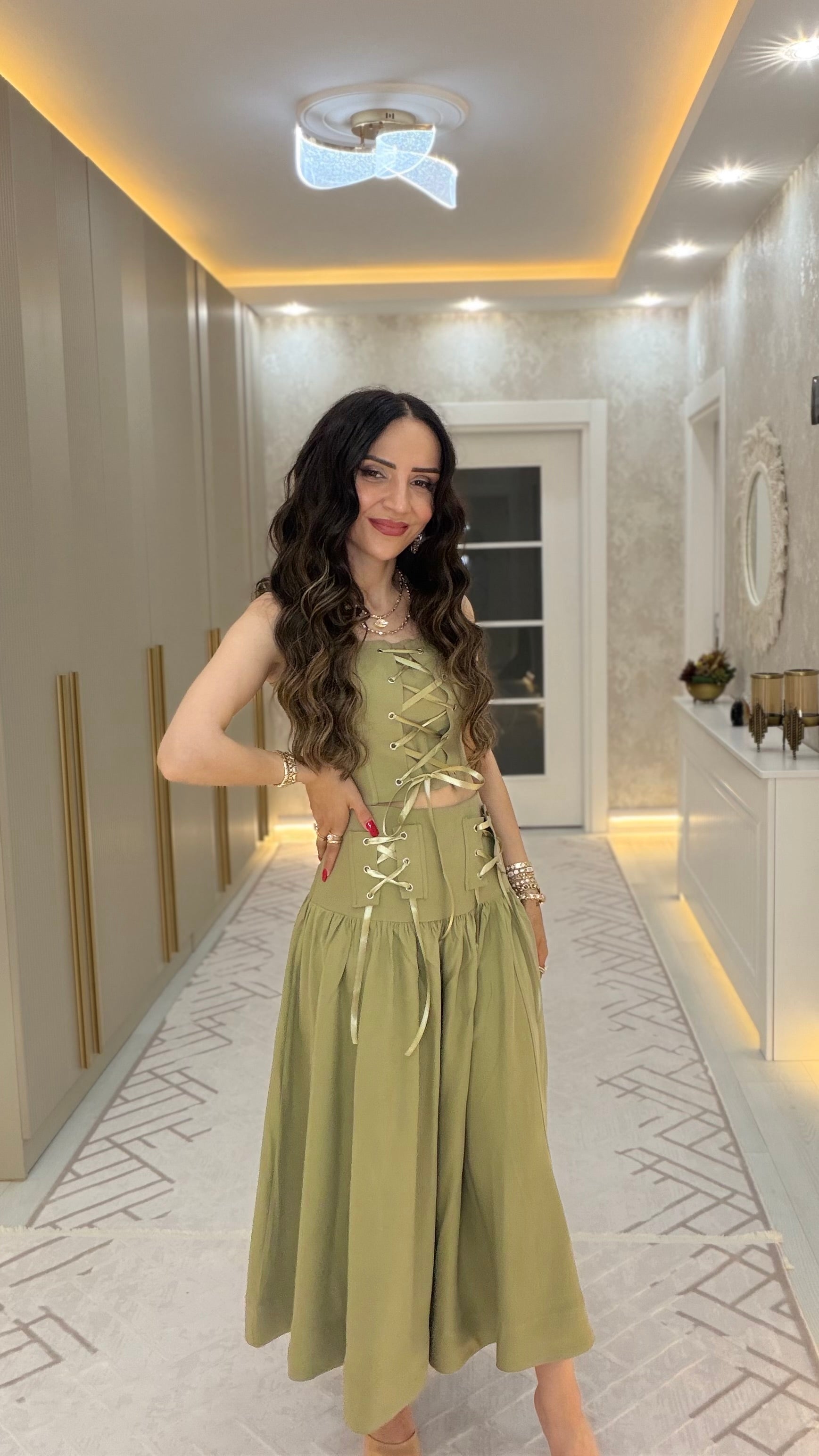 ✨ Bağcık Detaylı Takım