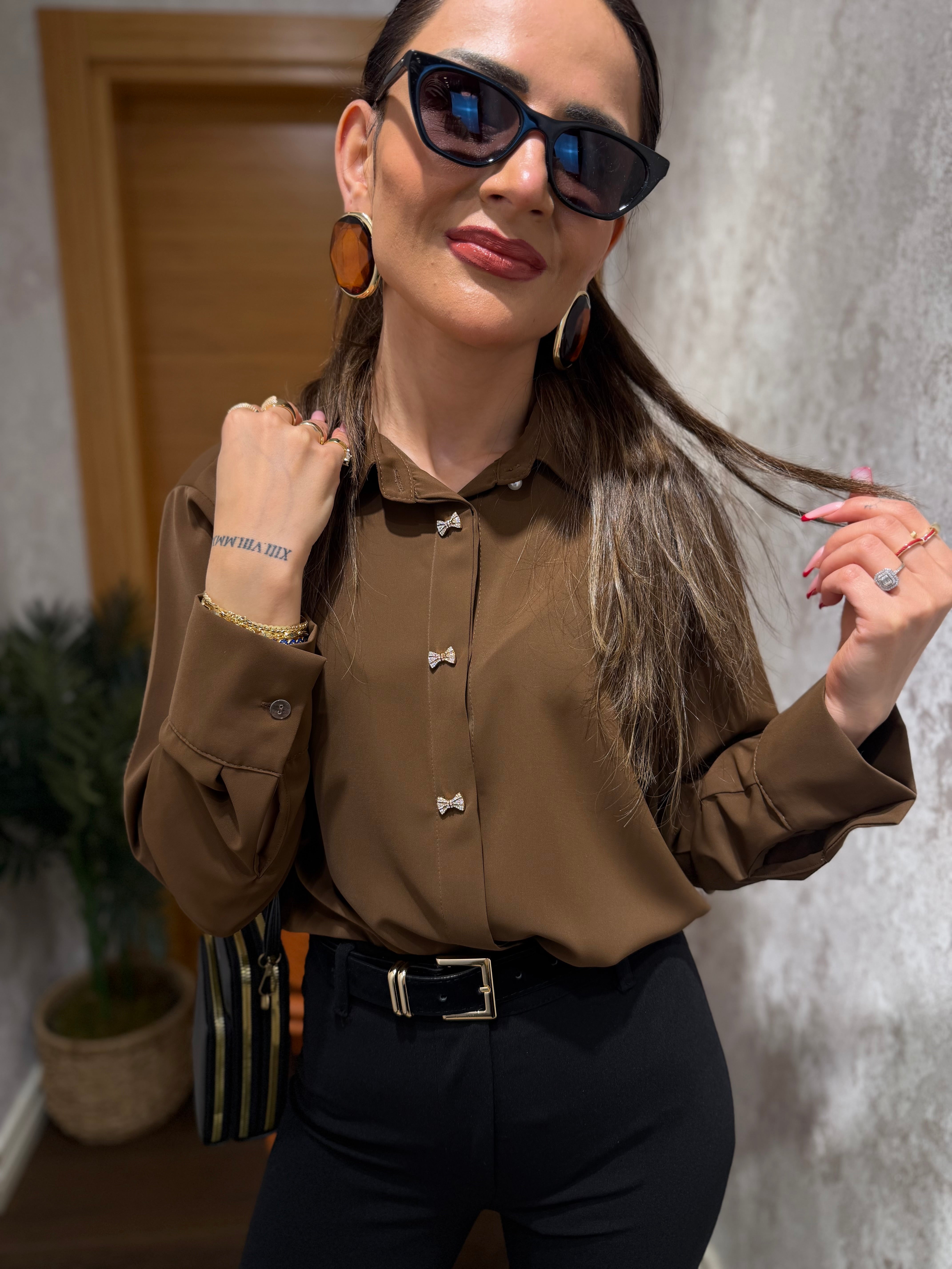 Fiyonk Düğme Detaylı Saten Gömlek