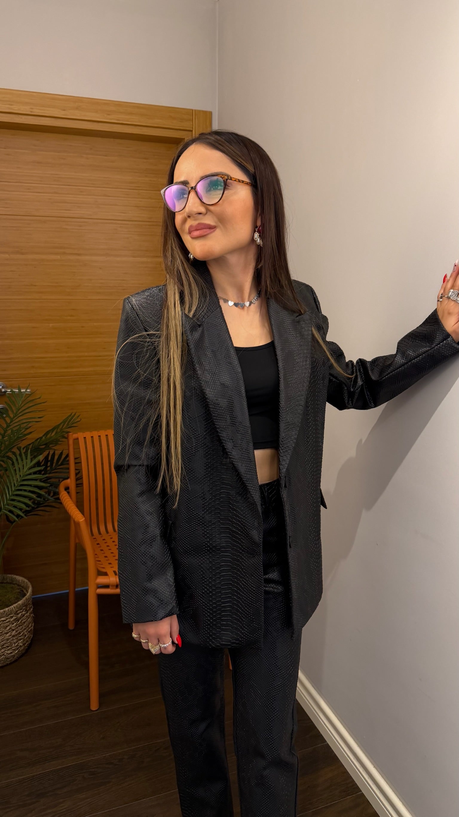 Dokulu Deri Görünümlü Ceket & Pantolon Takım