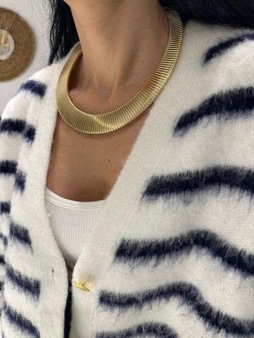 Yassı Dokulu Altın Renk Halka Kolye