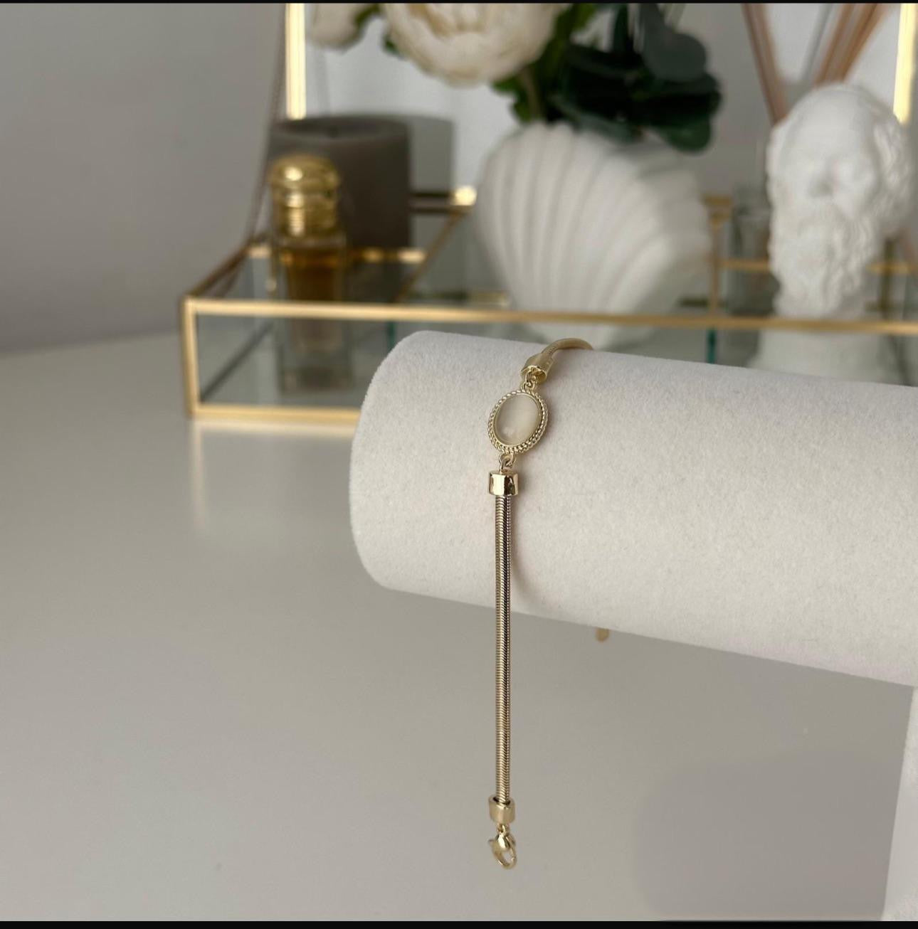 Minimal Oval Taş Detaylı Ayarlanabilir Gold Bileklik