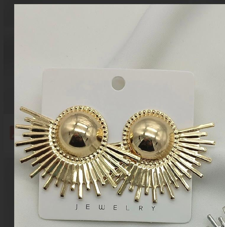 Gold Güneş Form Küpe