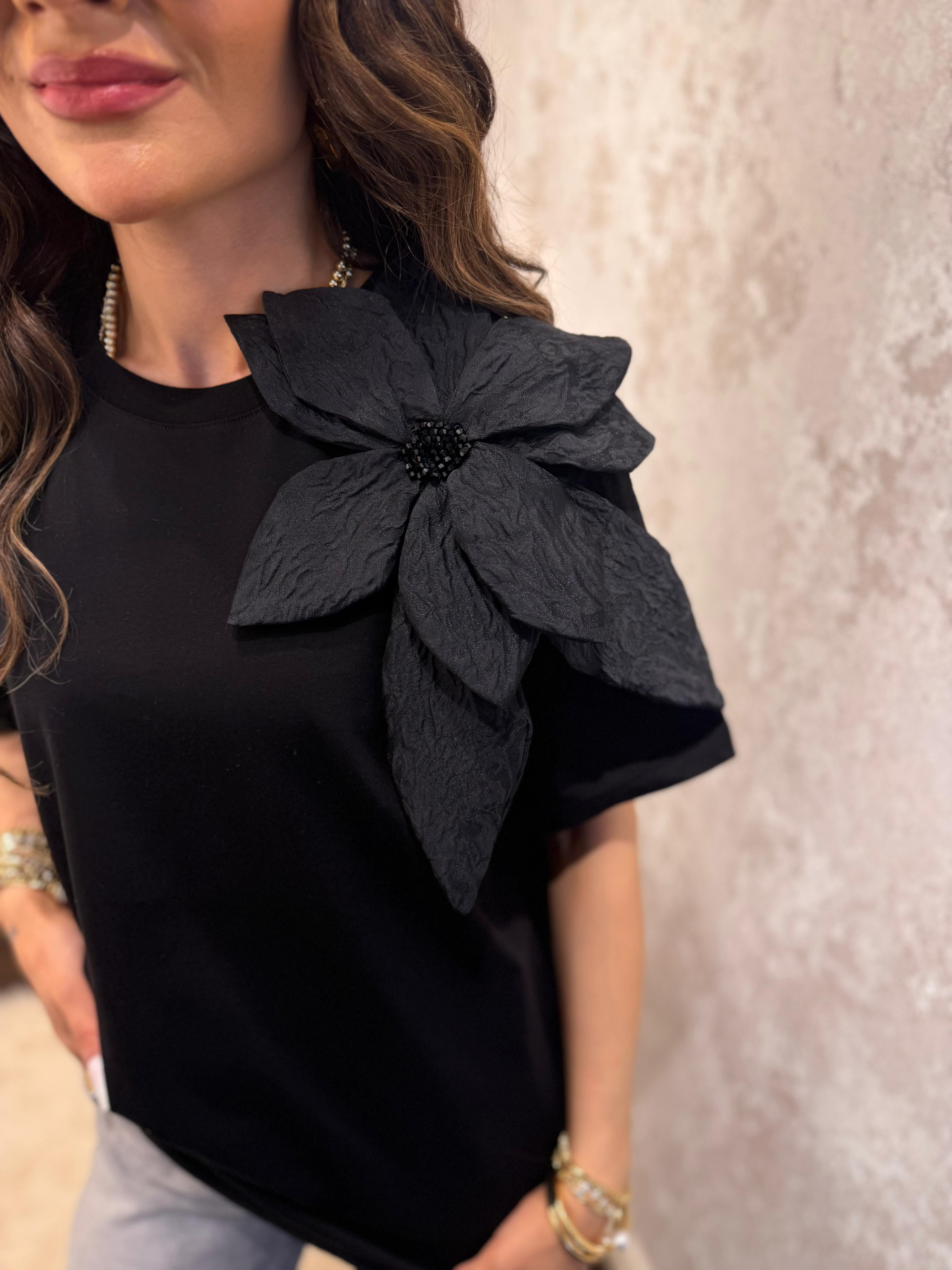 Çiçek Detaylı Oversize Tişört