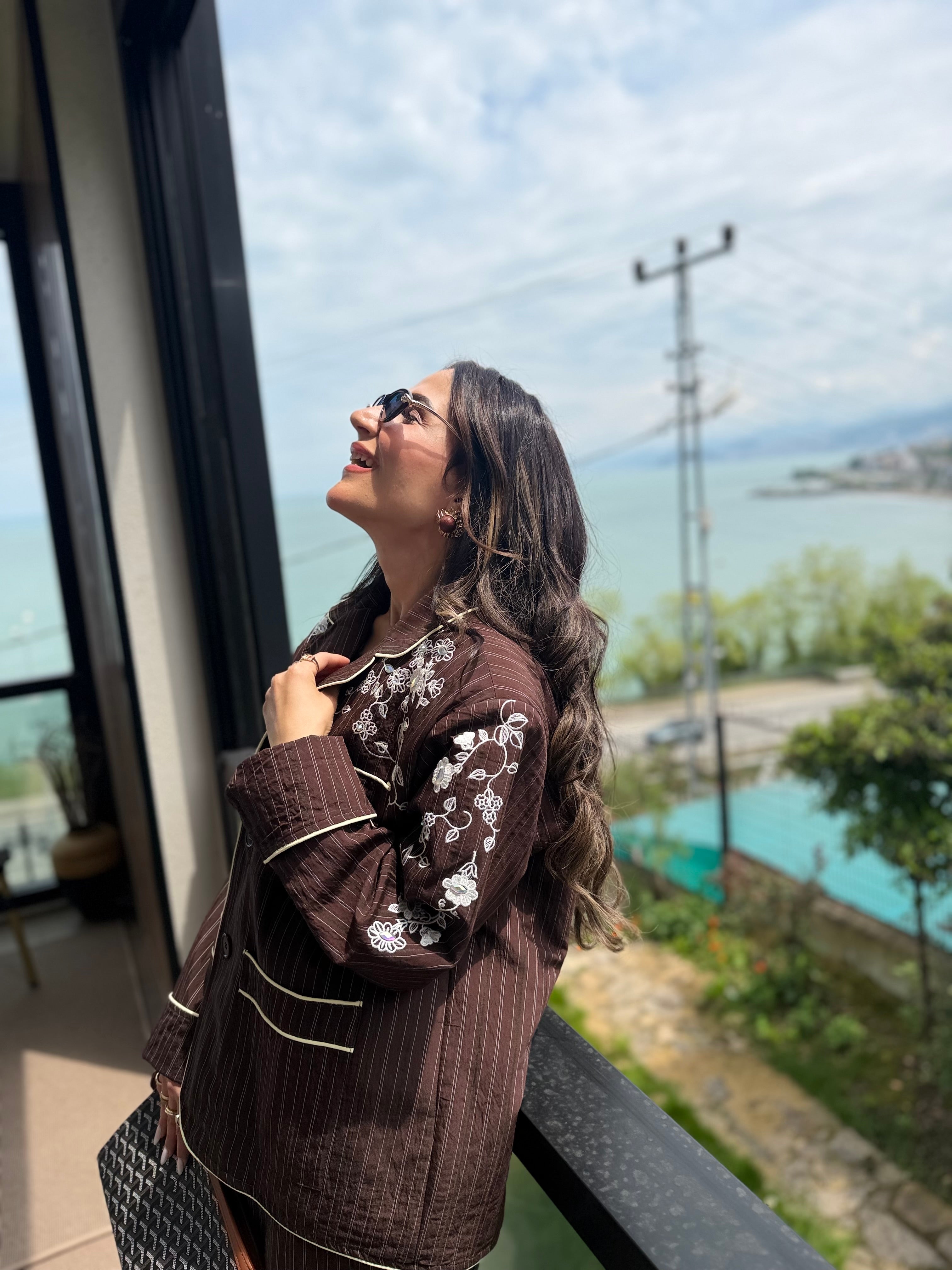 Nakış Detaylı Çizgili Takım ✨