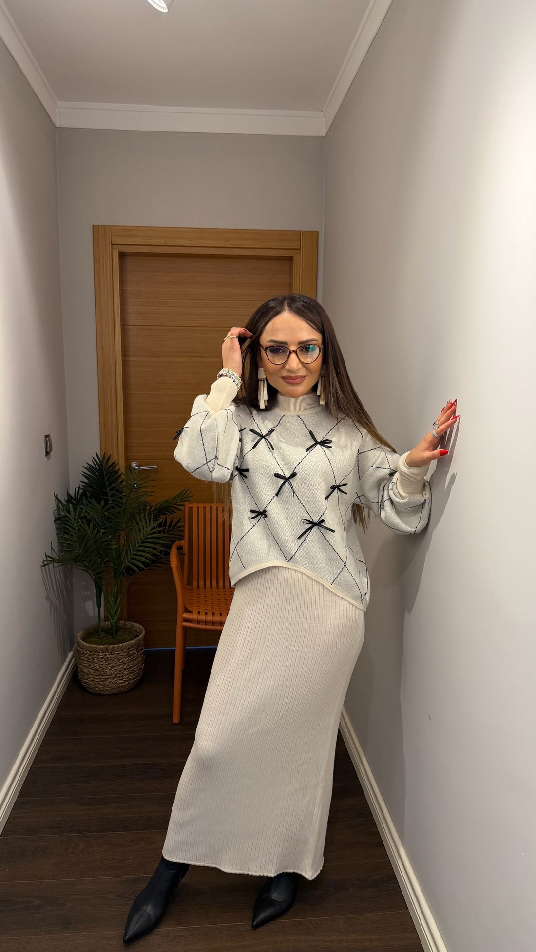 Fiyonk Nakış Detaylı Triko Elbise