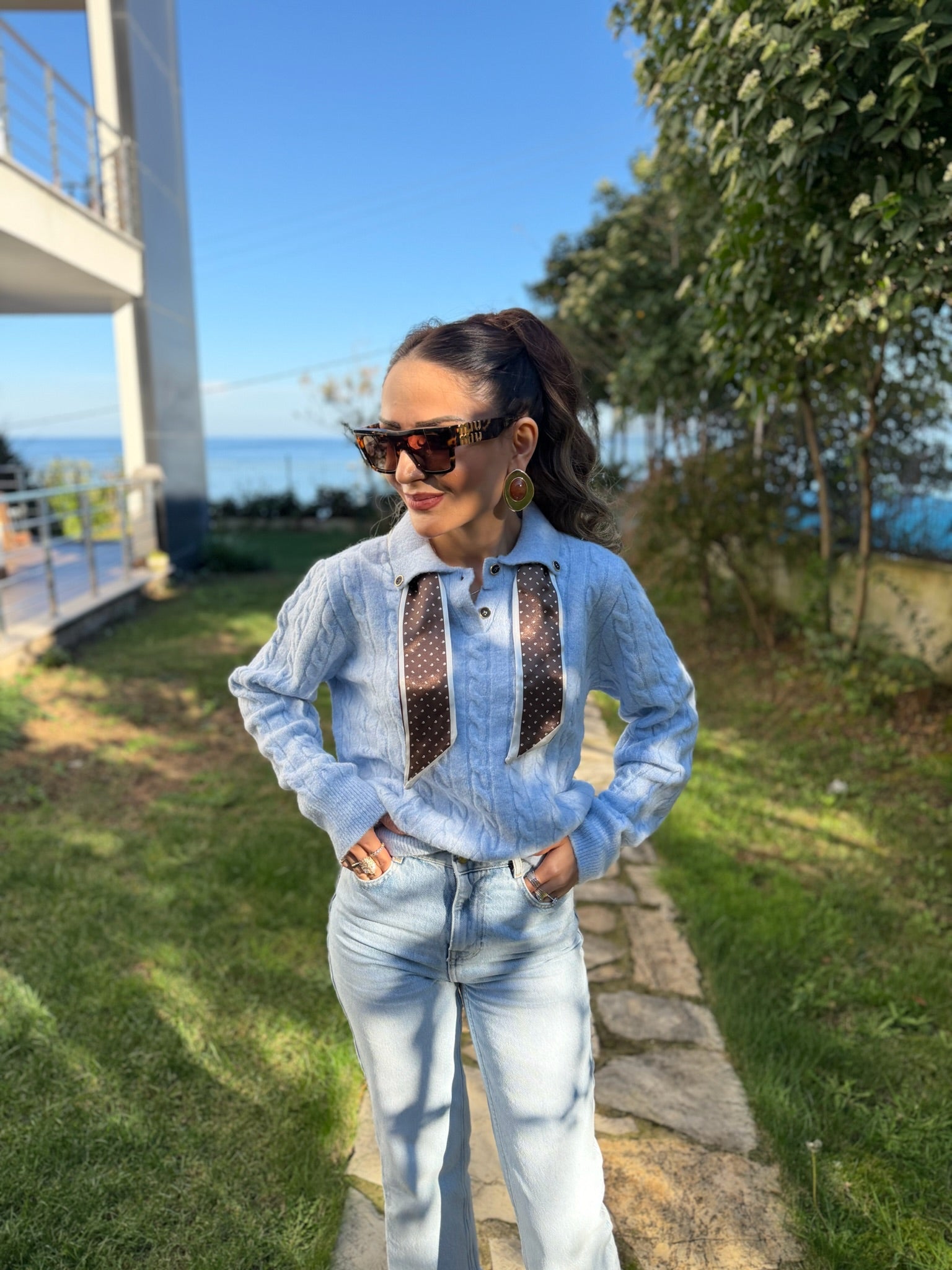 Flarlı mavi kazak