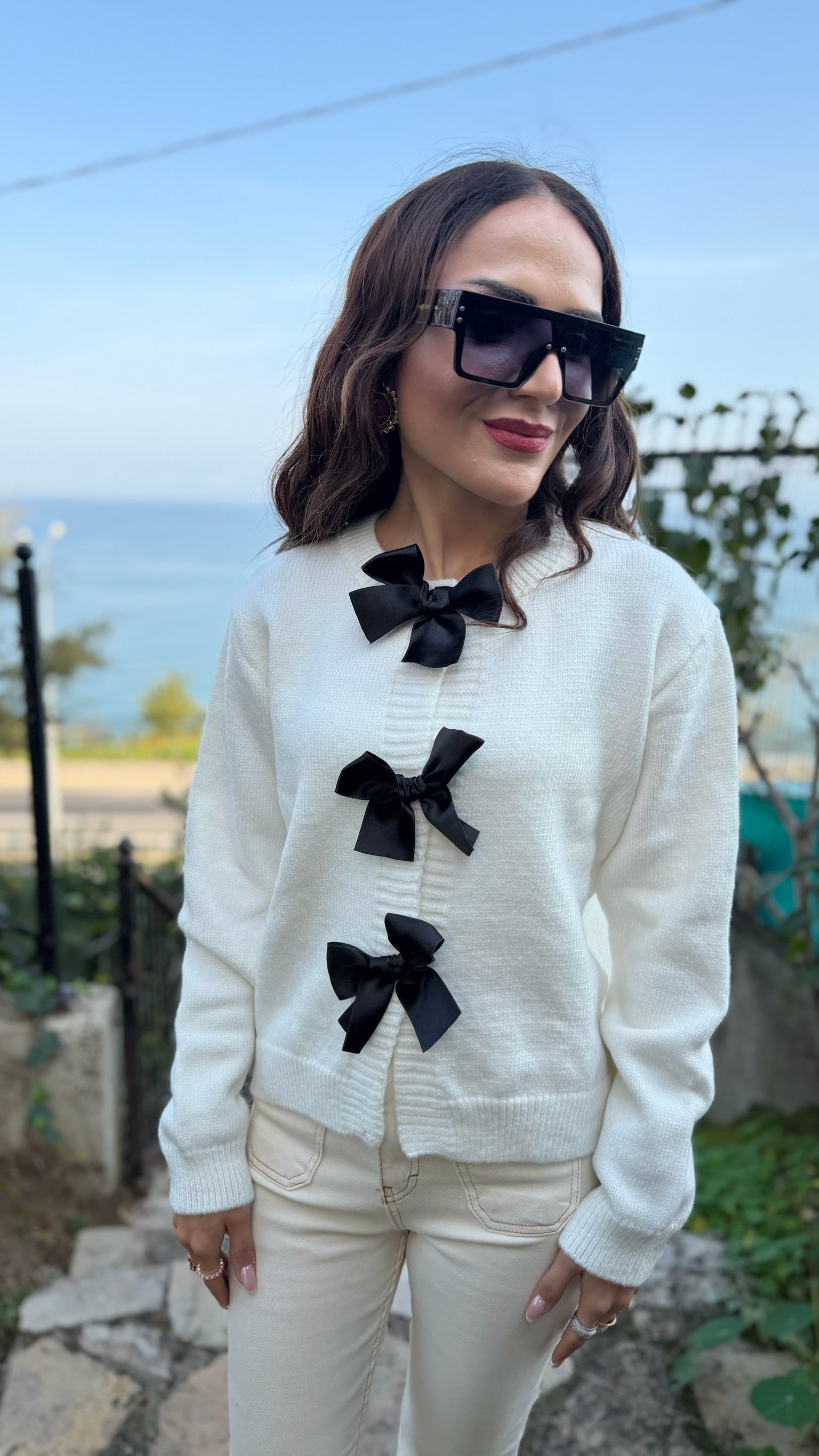 Fiyonk Detaylı Ekru Triko Hırka