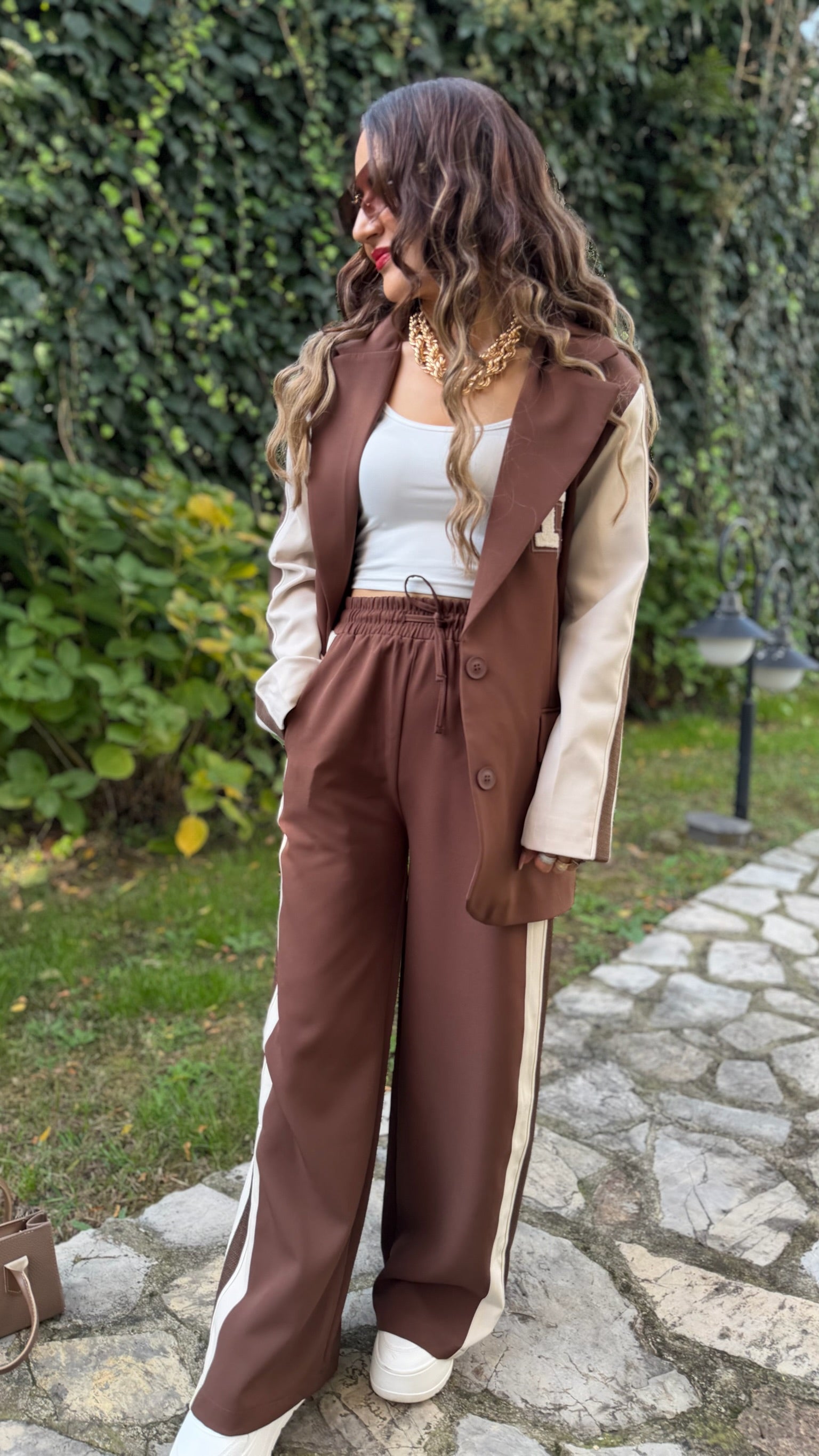 Kahverengi Bej Kontrast Detaylı Oversize Ceket & Bol Paça Pantolon Takım