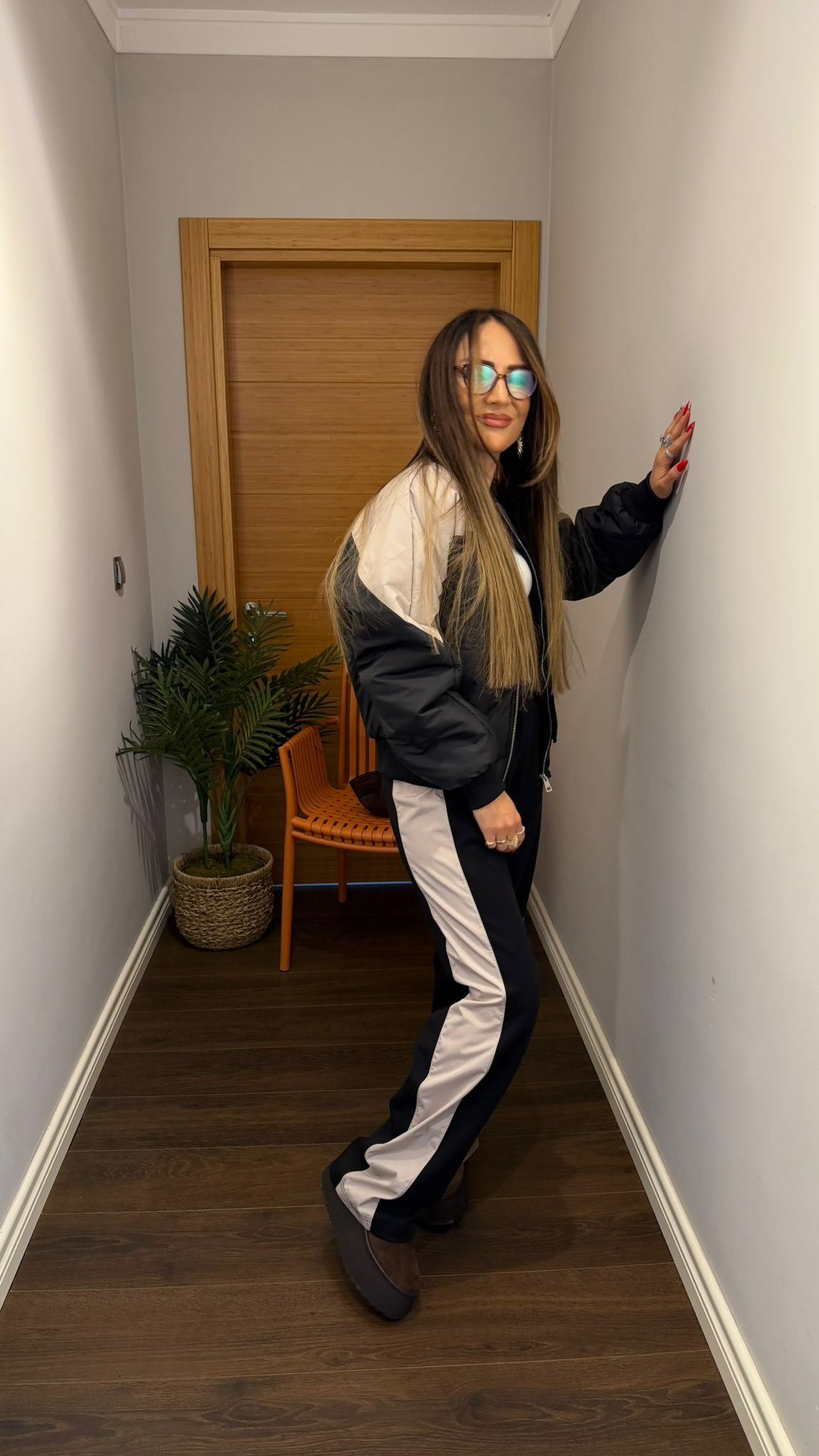 Siyah Şerit Detaylı Spor Takım